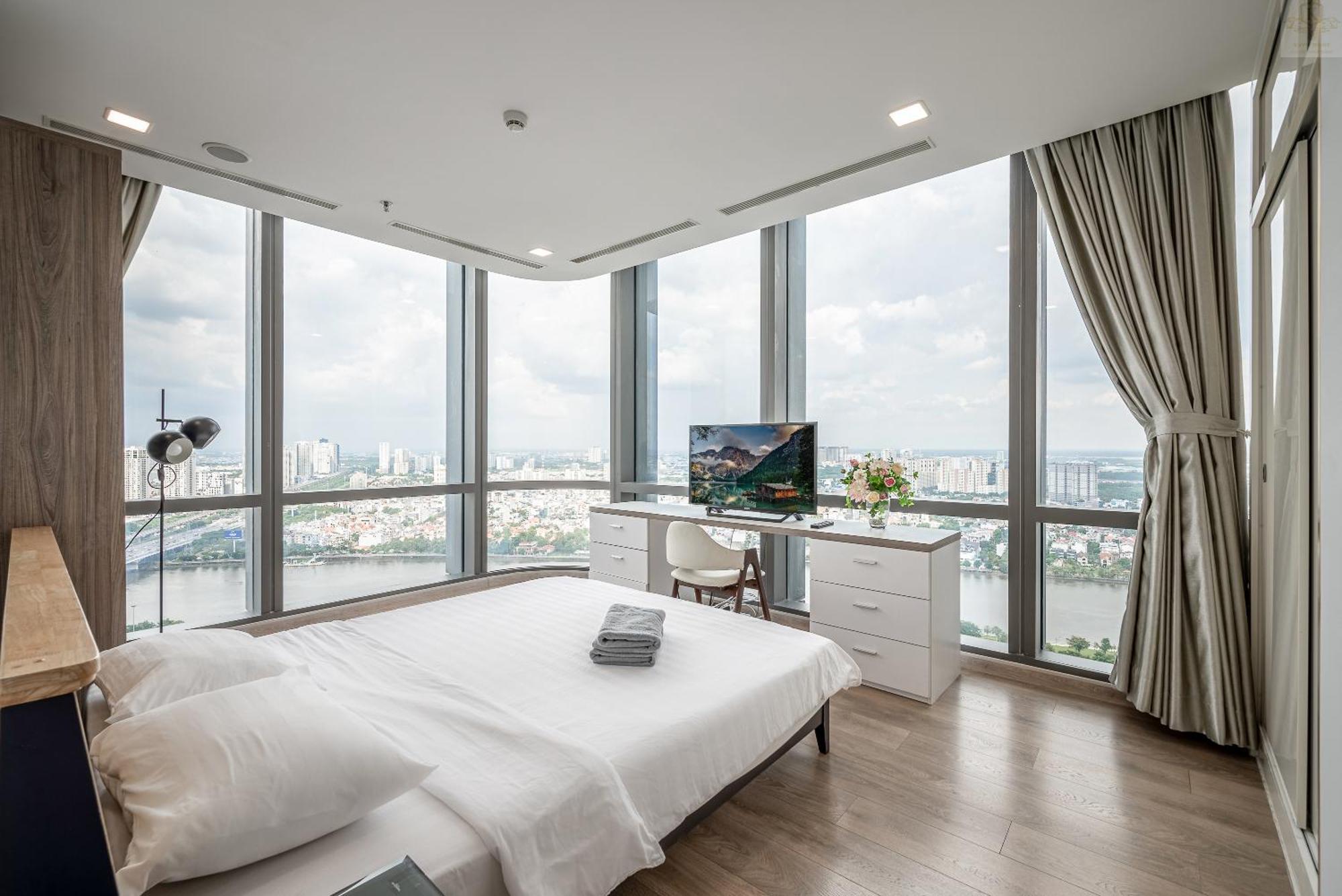 The Landmark 81 Riverside Resident